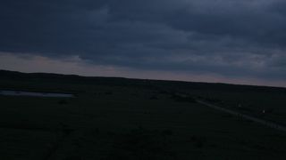 まさに地の果てに向かう道