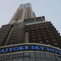 タイで一番のノッポビルだそうです。