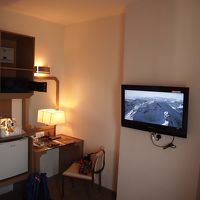 ちょいと狭いですが清潔かなる綺麗な部屋でした。