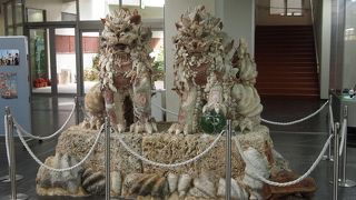 宮古空港のシーサ像