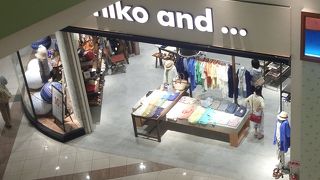 Cool & Slow Lifeをコンセプトにナチュラルテイストの服とインテリア雑貨の店屋
