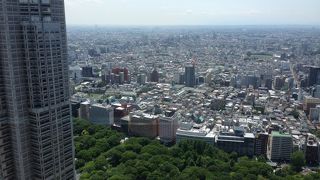 東京都庁の展望室と比べると・・・