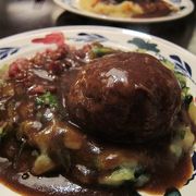 オランダ料理がいただけるカジュアルなお店