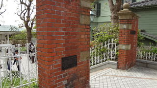 旧居留地にあったものを移築したそうです。