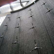 モール内の水の壁