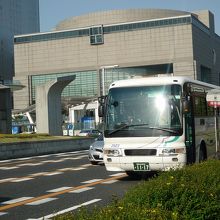 名古屋からは都市間高速バスが便利です