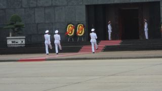 おしゃべり、腕くみしてると怒られます