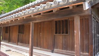 大手三の門を警固する与力・同心がつめていた場所です