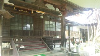 お話し上手な住職が丁寧に案内してくれました。