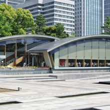 和田倉噴水公園レストランと休憩所