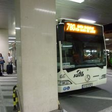 GARA DE NORDへ向かうratb780
