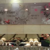 レデースフロアエレベータ前　ブレててごめんなさい