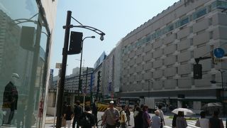 若者向けブランドが勢ぞろいしています