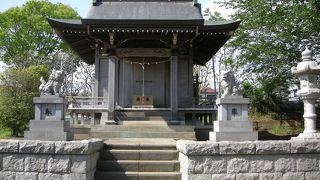 公園のすぐ脇に