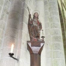 夢のお告げに現れた大天使ミカエル像