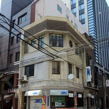 レトロな近代建築の旧板谷歯科医院