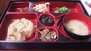 うまい！絶妙の味付けのムール貝ご飯