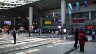 龍山駅　構内にスーパーもあって便利