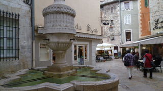 昼と夜の両方に訪れました