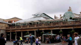 人でにぎわっていました