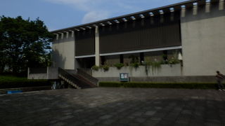 旧前田公爵邸和館の前