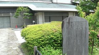 駅名と同じ、かなざわぶんこ・・カネサワブンコ。