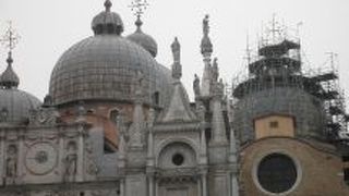 歴史を感じるサンマルコ寺院