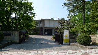 石川県の伝統工芸の殿堂です