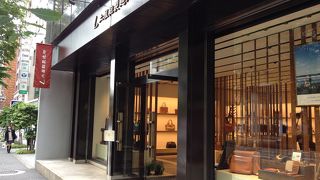 手作りカバンの有名店