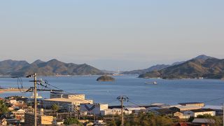 あっと驚く、城跡の上に新幹線の駅が建てられているよ～