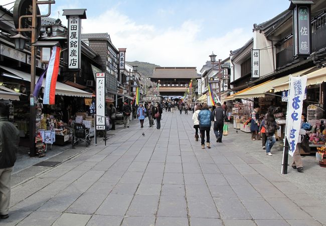 参道から見通す風景