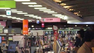教保文庫　光化門店　日本語書籍はCコーナーにあります