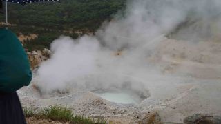 泉質がすごいらしく、火口見学もできます