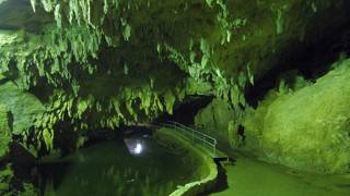 人気のない鍾乳洞