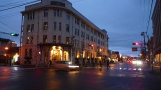 縦長の独特な建物