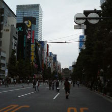 ゆったりと電気街を歩けます。