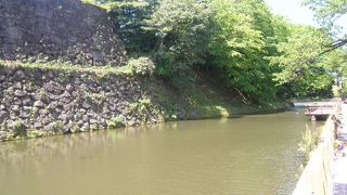 金沢城の表側の堀です