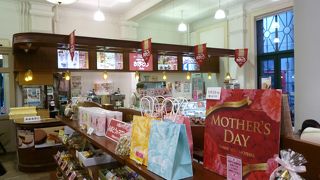 一階はお土産もの屋さん