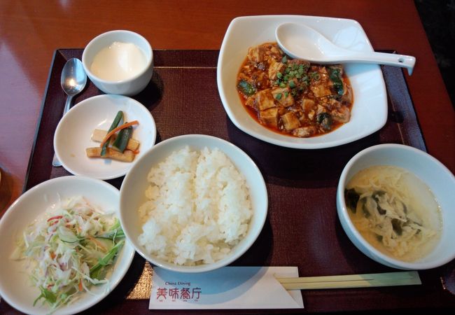 適度な辛さの麻婆豆腐。駅ナカとは思えない