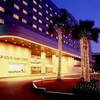 対岸の千葉の夜景が見える