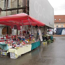 路地の片隅に一軒だけ露天が出ていた。。。