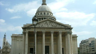 ロ-マではなくパリにあるパンテオン