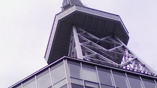 銀色が輝く綺麗な塔！