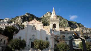 タオルミナの中心