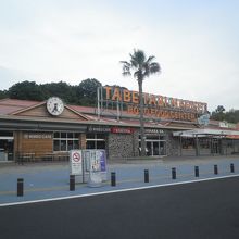 朝は車が少ないです