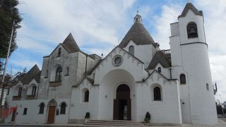 トゥルッリの教会（サン・アントニオ教会）