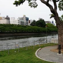 剣先公園噴水で大川から堂島川へかわる