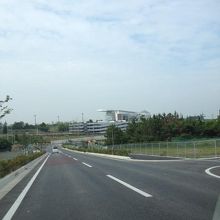 競馬場まで交通の便も良い