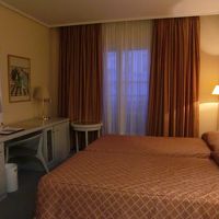 せまい。スーツケースを広げるスペースがやっと