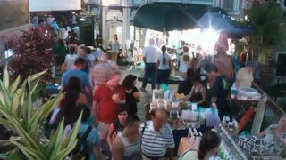 こじんまりでも大盛況